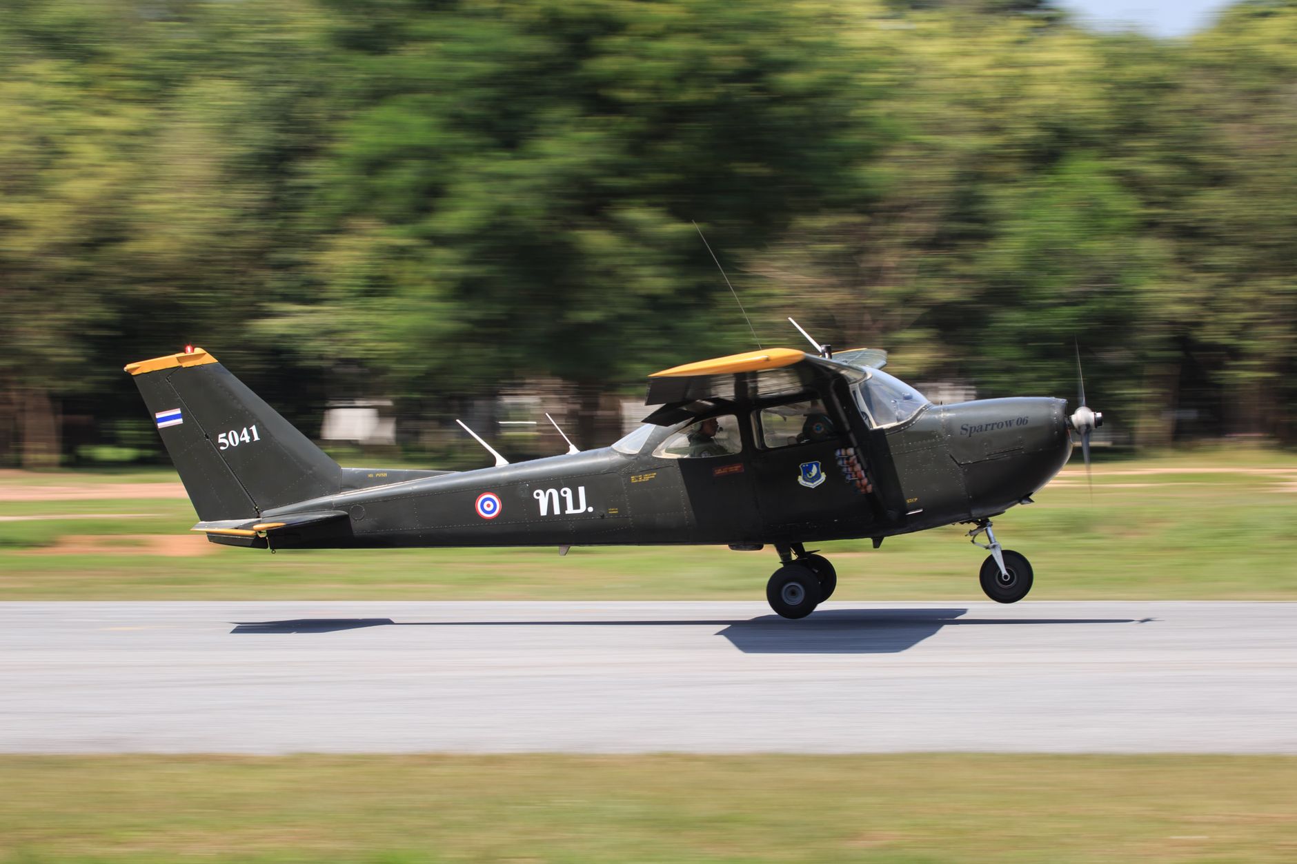 Cessna 172 makes emergency landing on Highway 21 near Sherwood Park