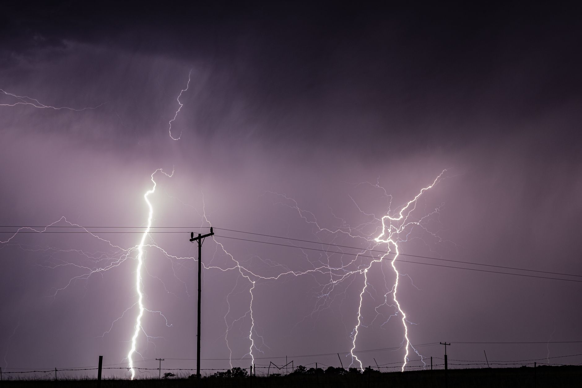 Showers and thunderstorm risk Monday before several days of heat and sunshine