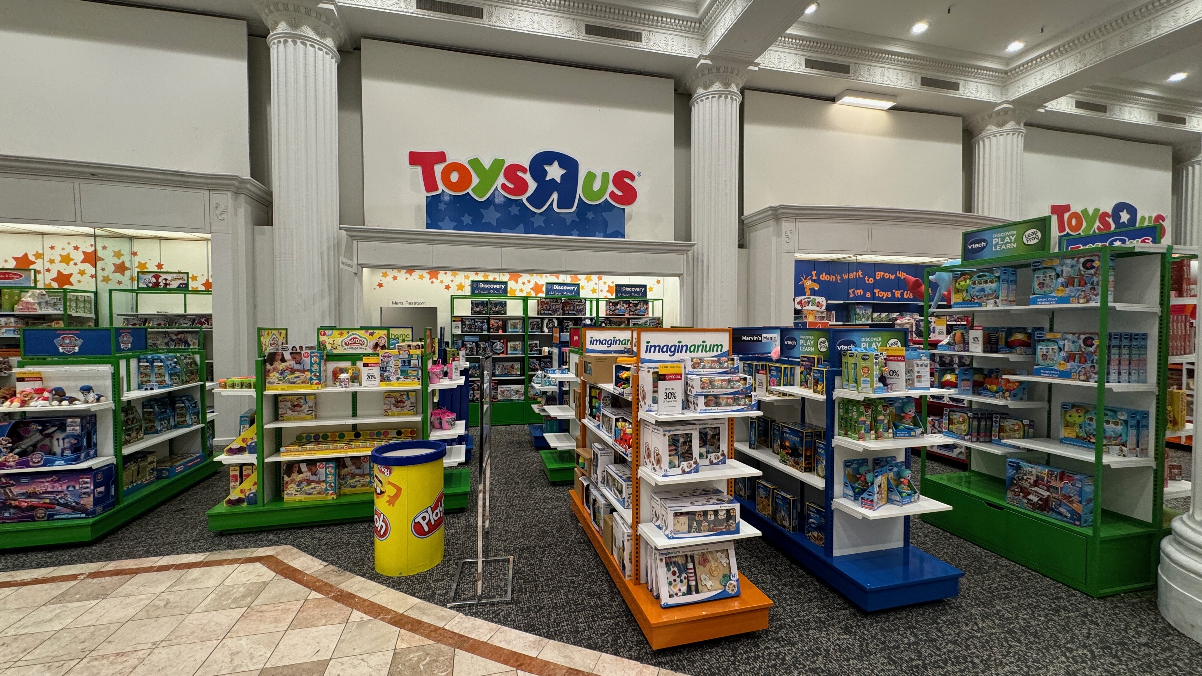 Canada's first Toys 'R' Us location in Brampton is shutting down after 42 years