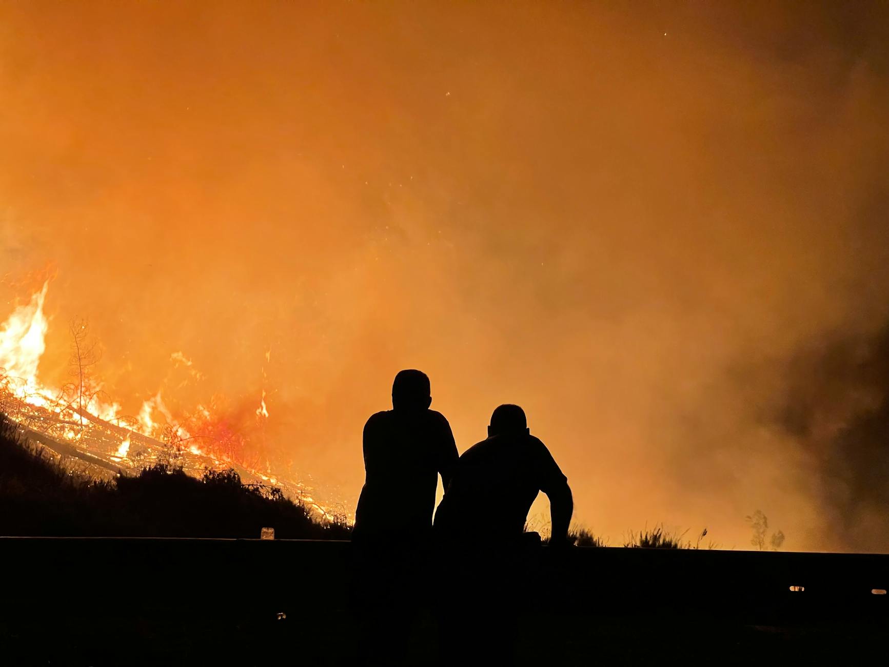Wildfire northwest of Edmonton forces evacuations