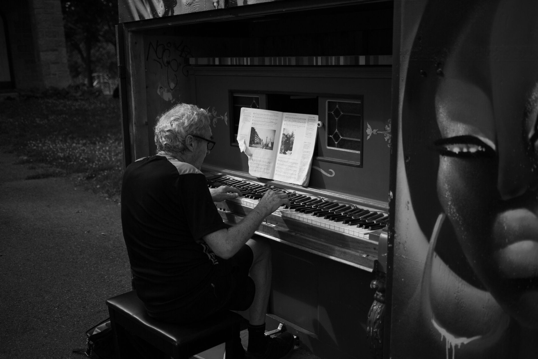 Pianist Oliver Jones honoured with public funeral at Petite-Bourgogne church