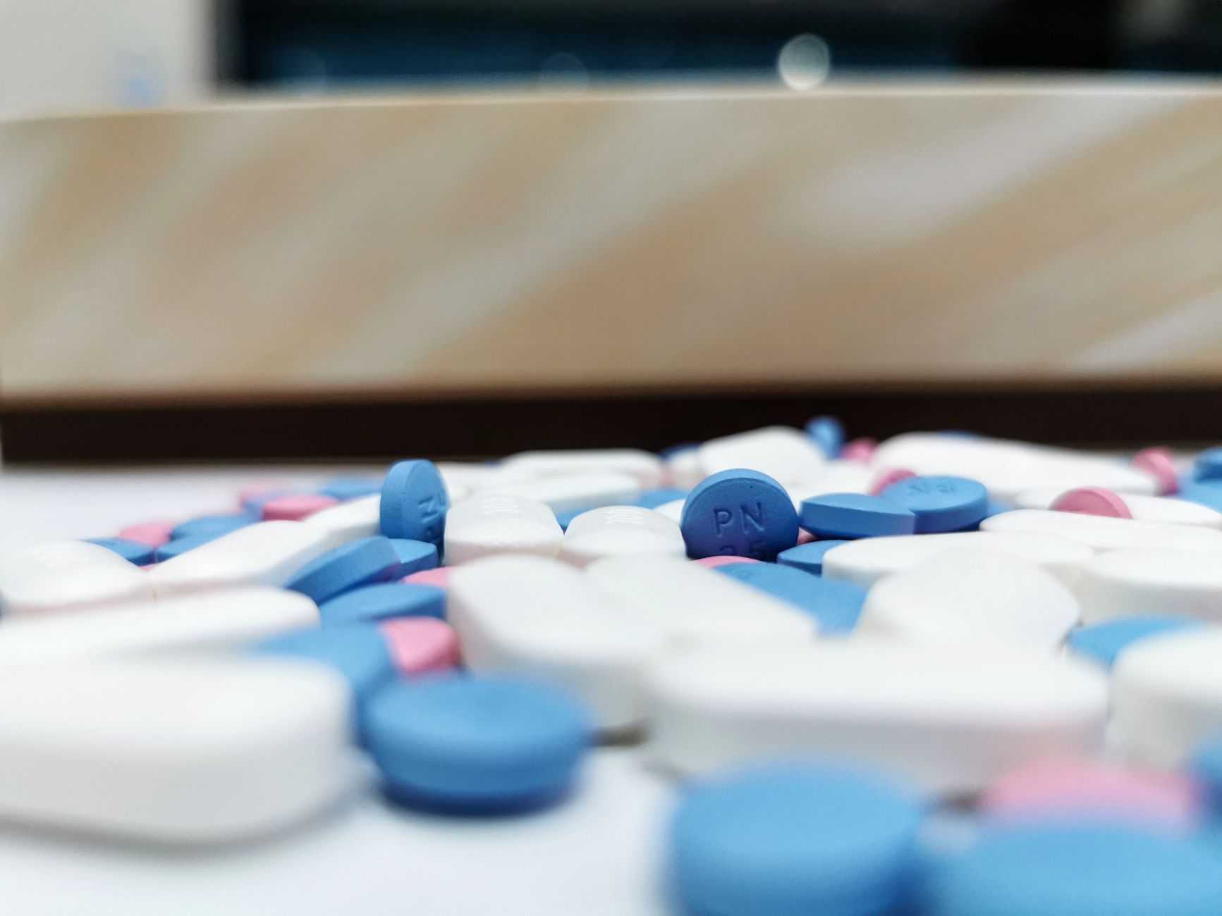 Pills scattered in suspicious manner at Blue Willow Park in Orléans