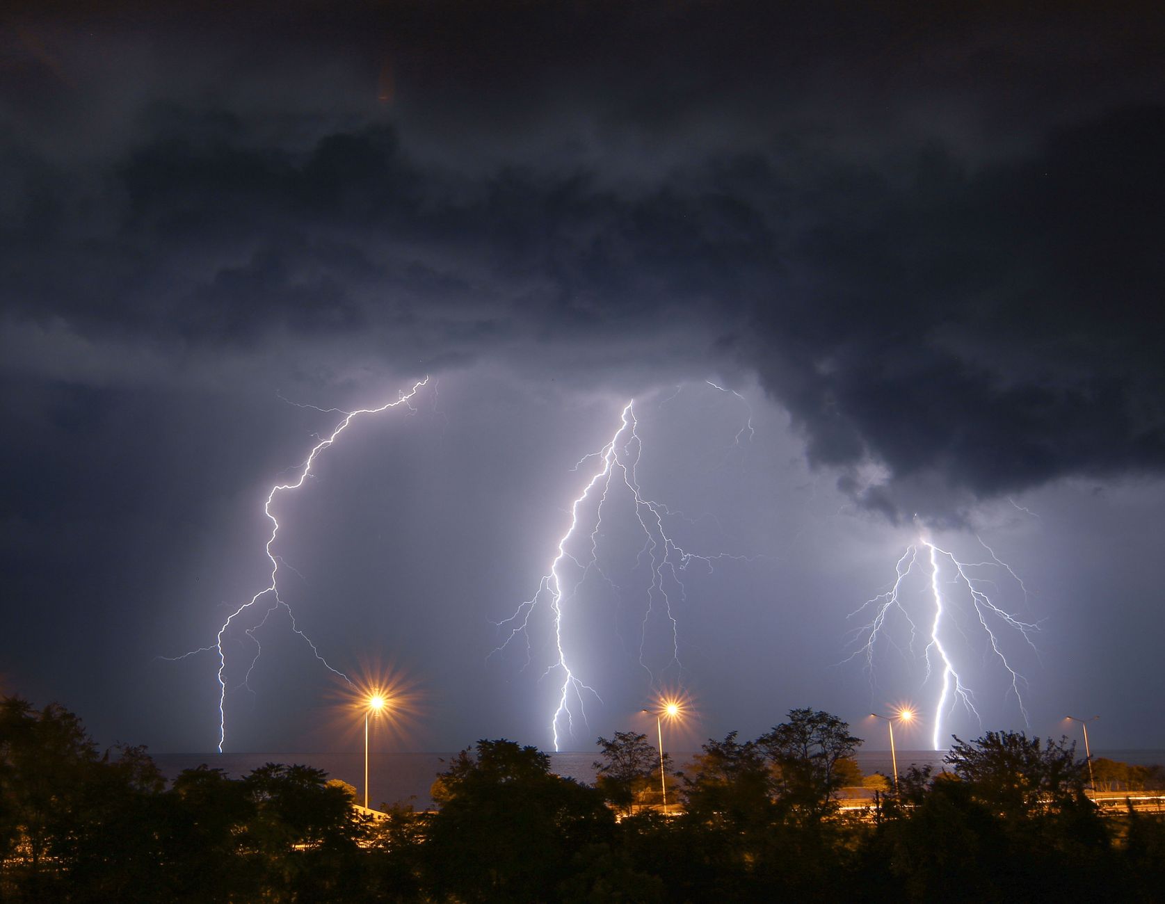 Toronto braces for severe storms, heavy rain and tornado risk Wednesday
