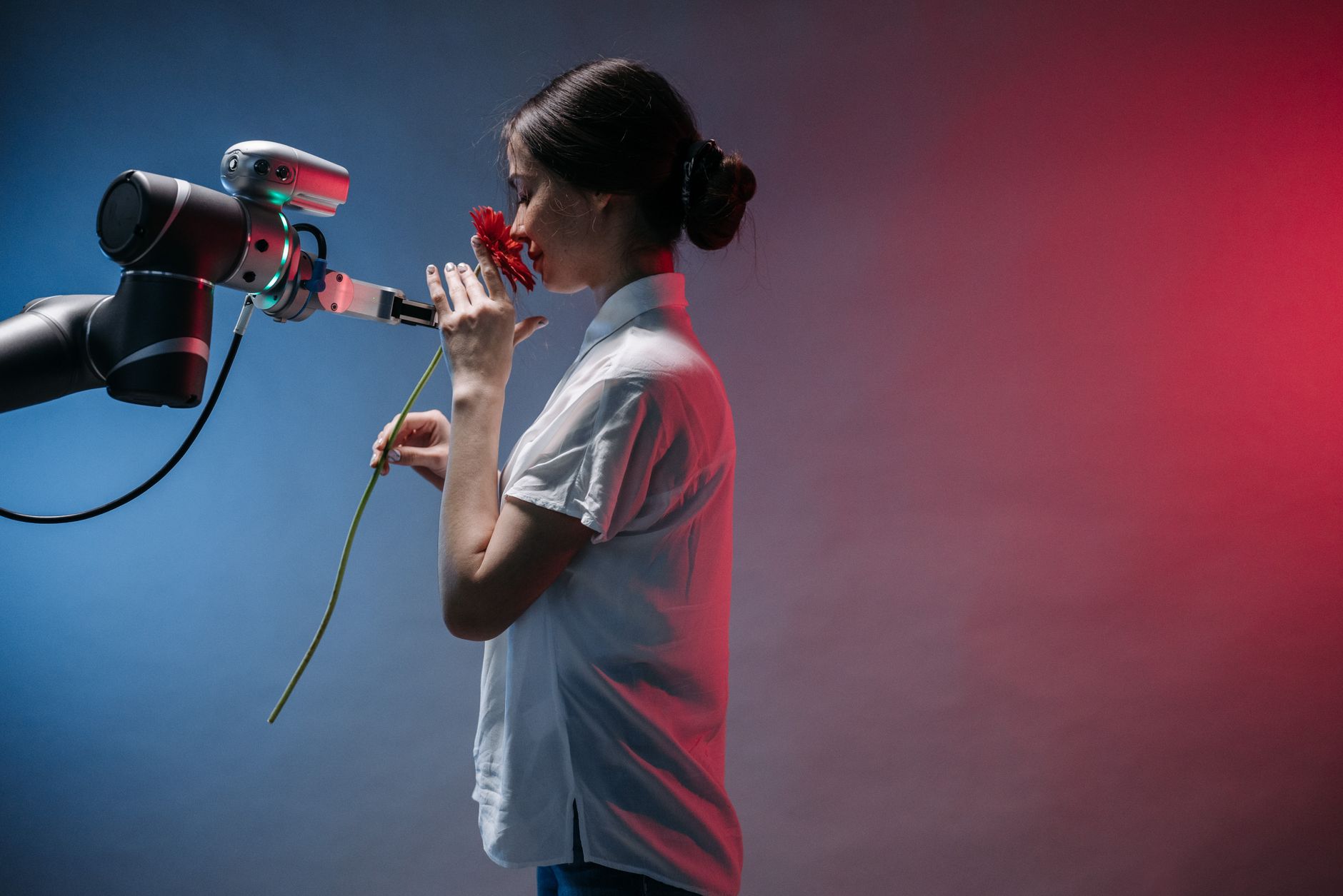 SFU researcher's humanoid robot studied how children learn in real summer camp settings