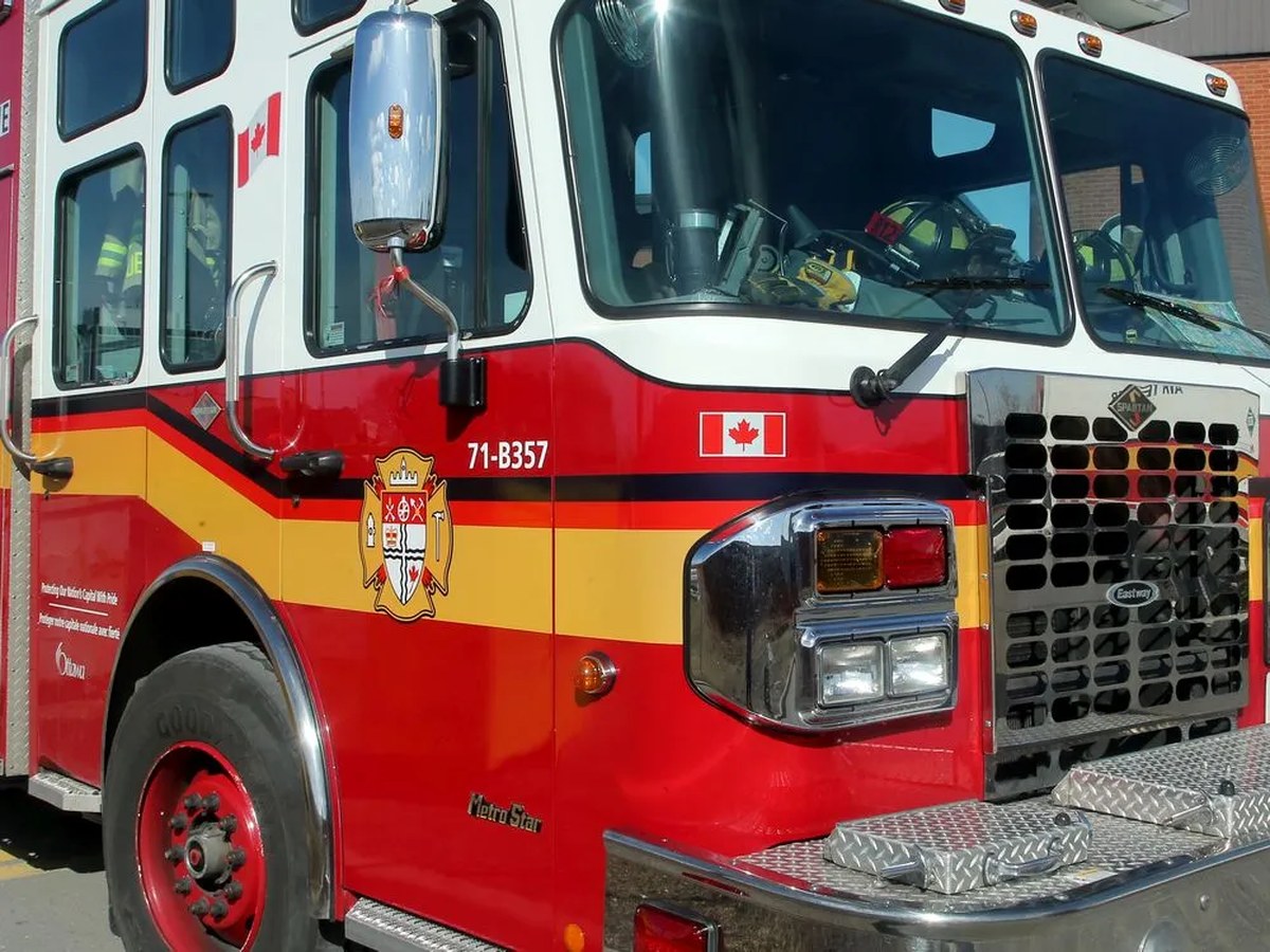 Woman rescued from 20-foot cliff fall on parkway