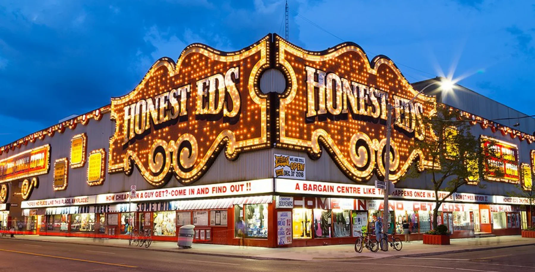 Honest Ed's iconic sign returns to Mirvish Village at Bloor and Bathurst
