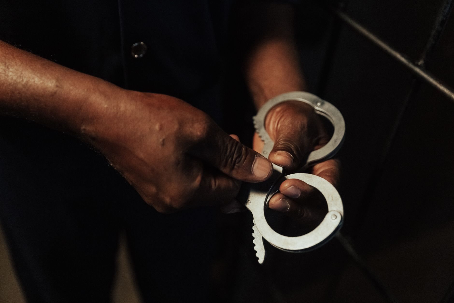Montreal police ban 'hog-tie' restraint after coroner links technique to man's death