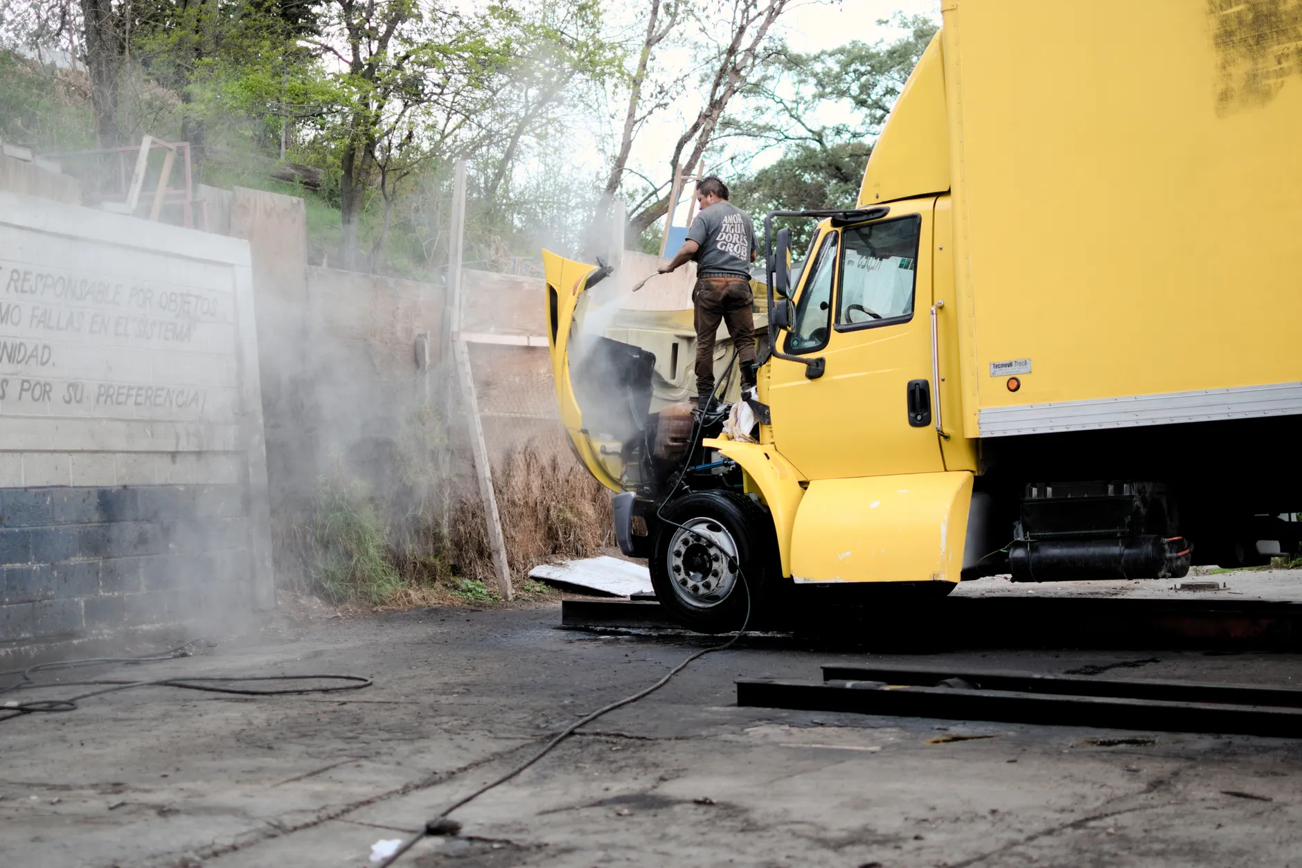 Commercial vehicle blitz pulls 20 trucks off Ottawa roads in west end