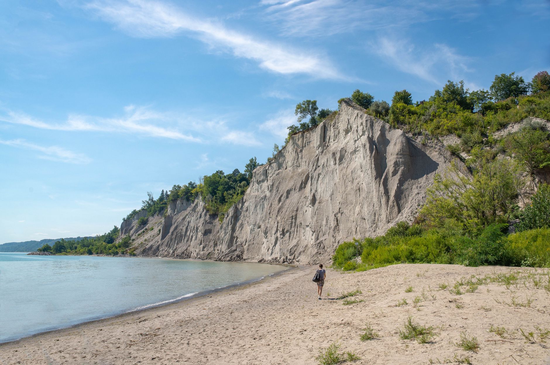 Man rescued from Scarborough Bluffs after 24 hours stuck on cliff