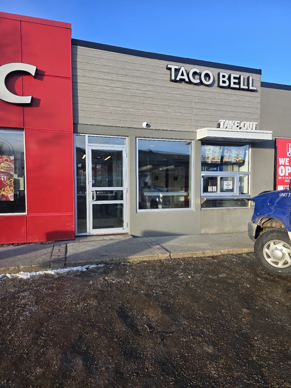 Taco Bell rolls out Crispy Chicken Nuggets and Baja Blast Baja Midnight across Canada