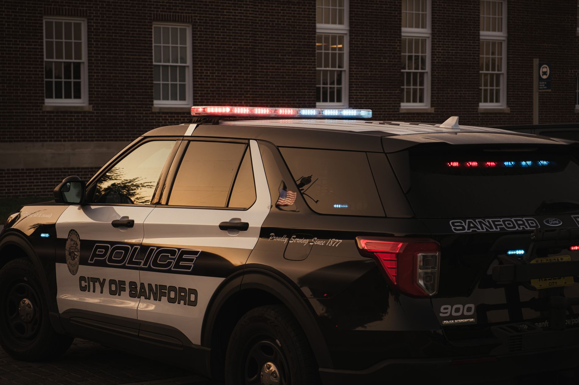 Police seek blue SUV in northeast Calgary extortion case