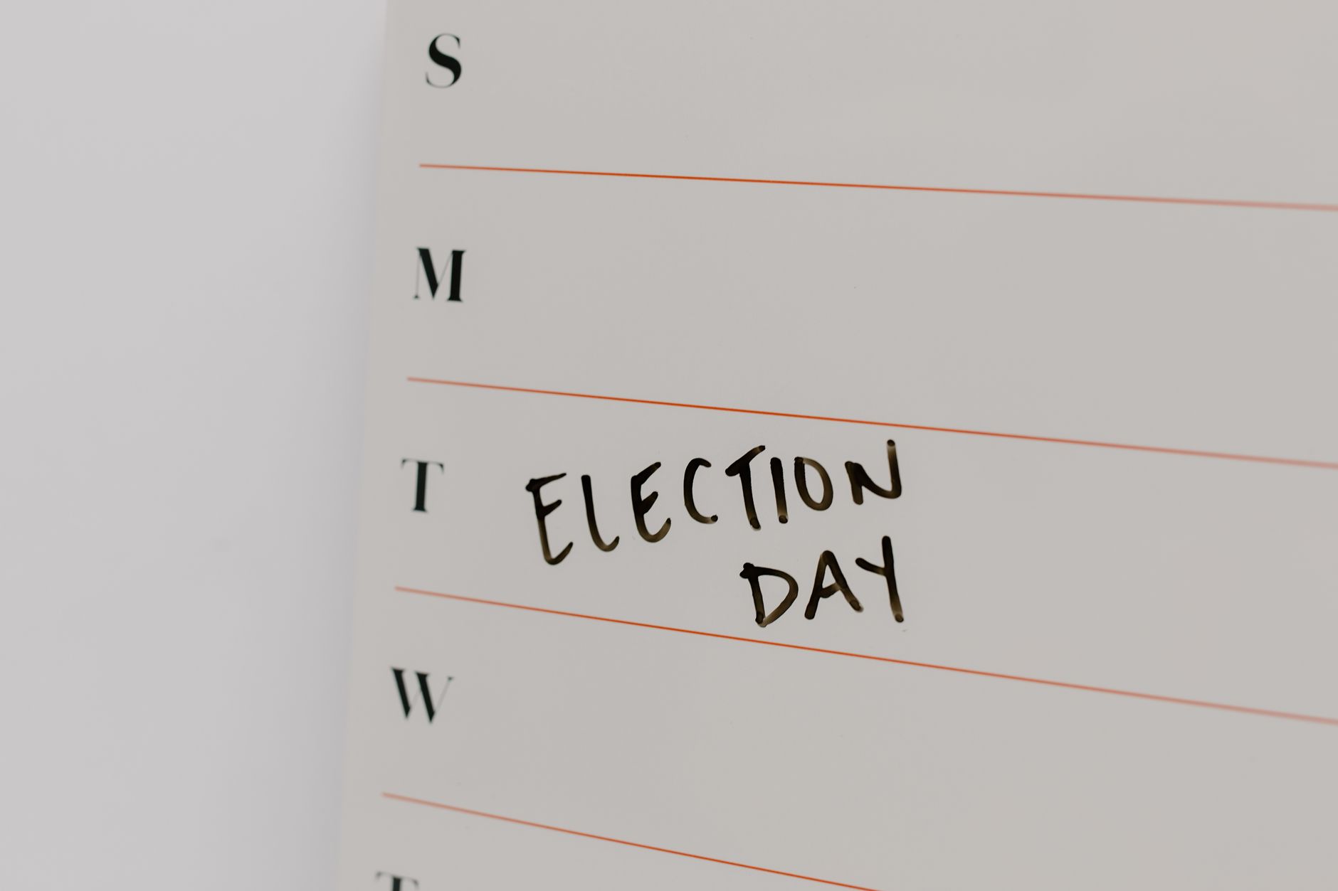 B.C. Conservatives lead NDP by 3 points with 3 weeks until provincial election, but voters remain unsettled