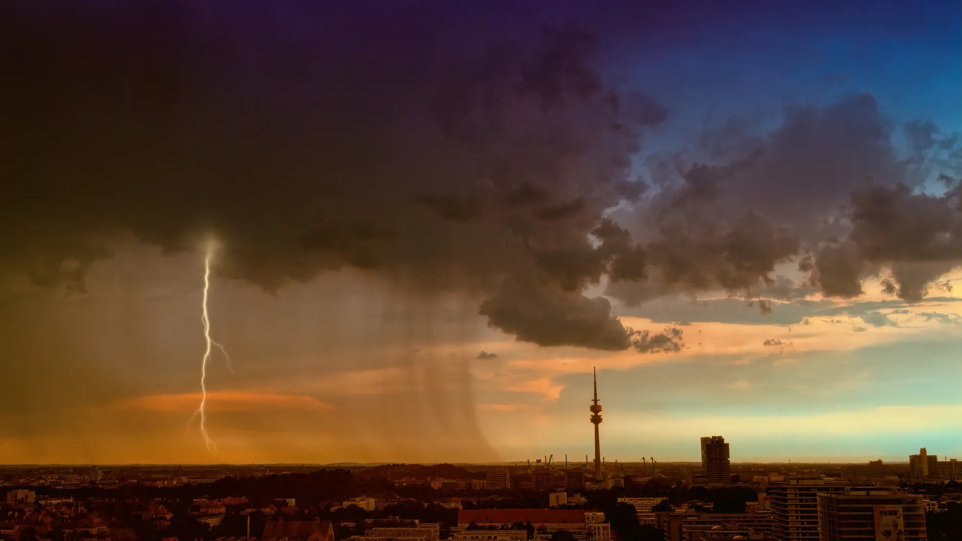 Toronto braces for heavy rain and thunderstorms this weekend with 50mm possible