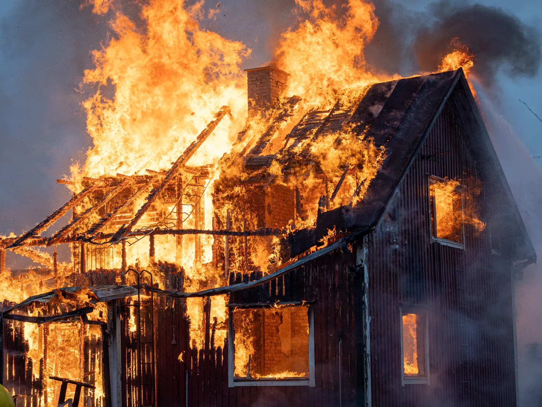 16 residents displaced after structure fire in Surrey's Whalley neighbourhood