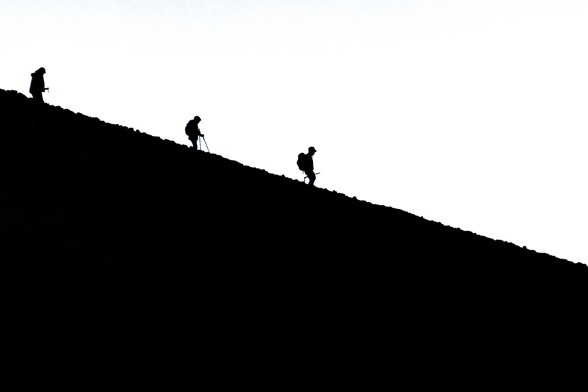 B.C. hiker survives 5 nights lost in mountains near Squamish after phone dies