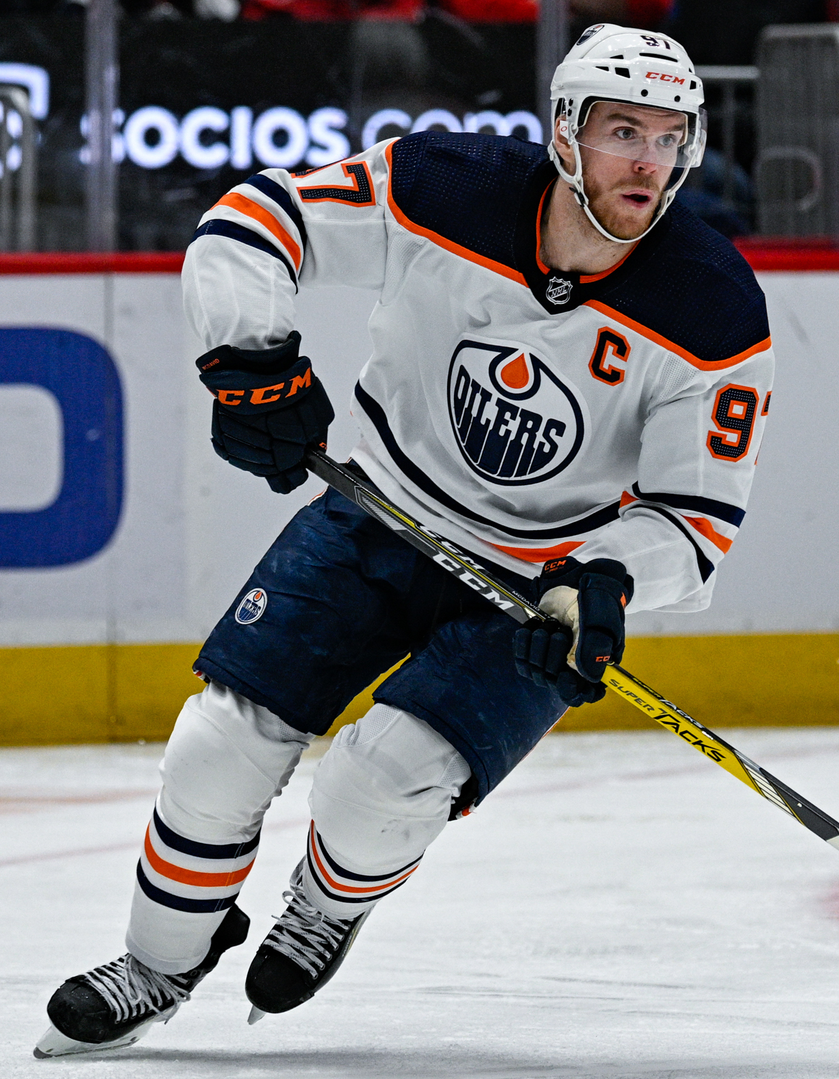 Connor McDavid ties Gretzky with fifth Lindsay Award