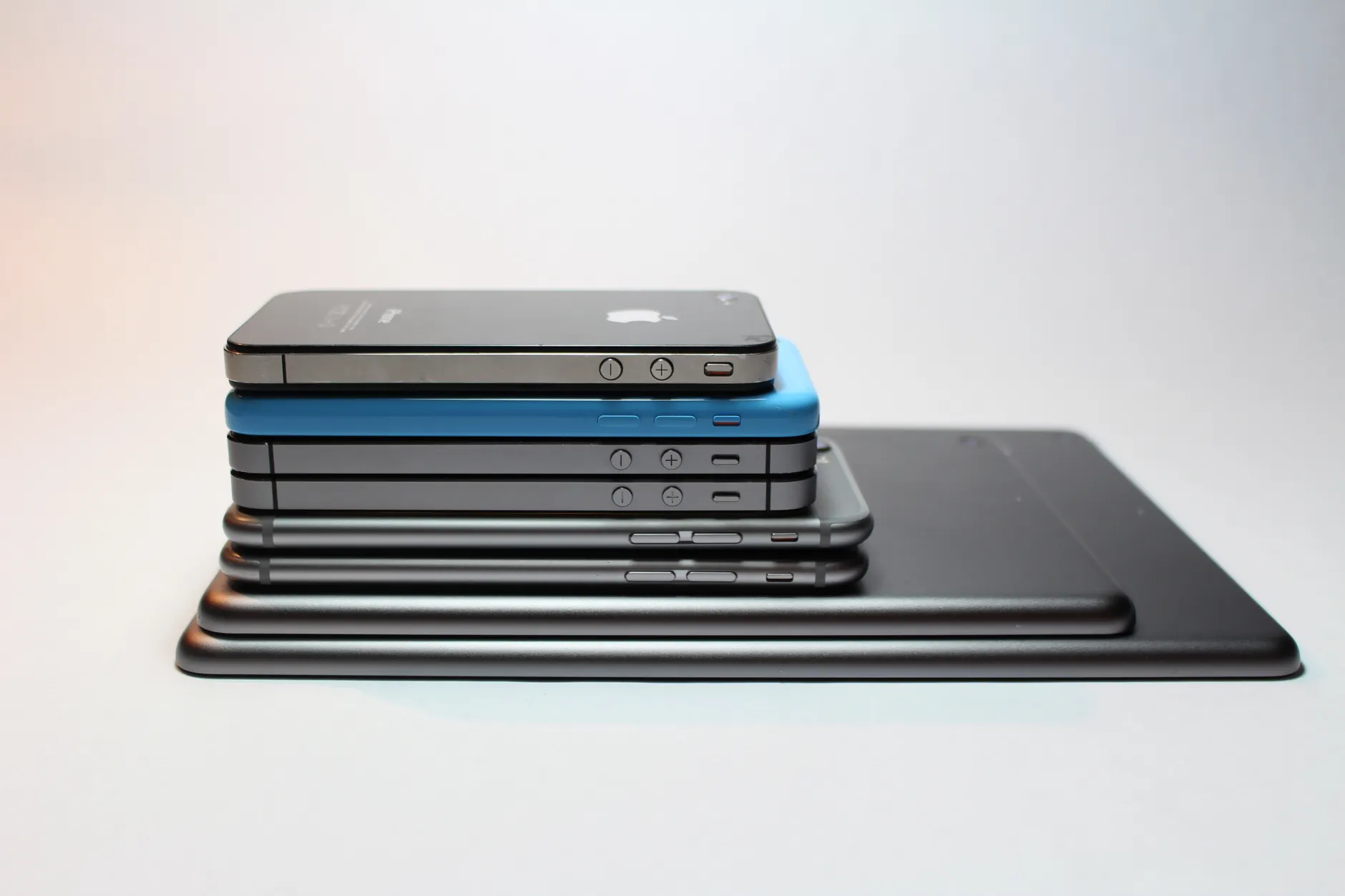 Ottawa man charged in $7 million Bell Canada phone theft and extortion scheme