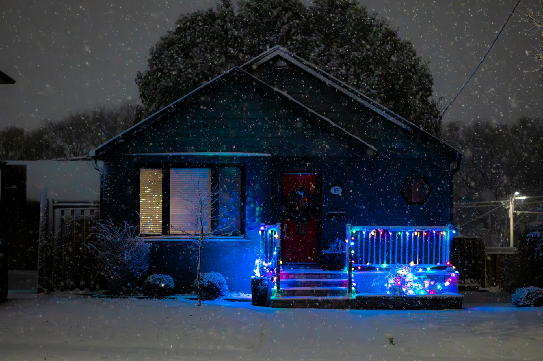 First snowfall hits Alberta this Thanksgiving weekend; 20+ cm possible in mountain areas