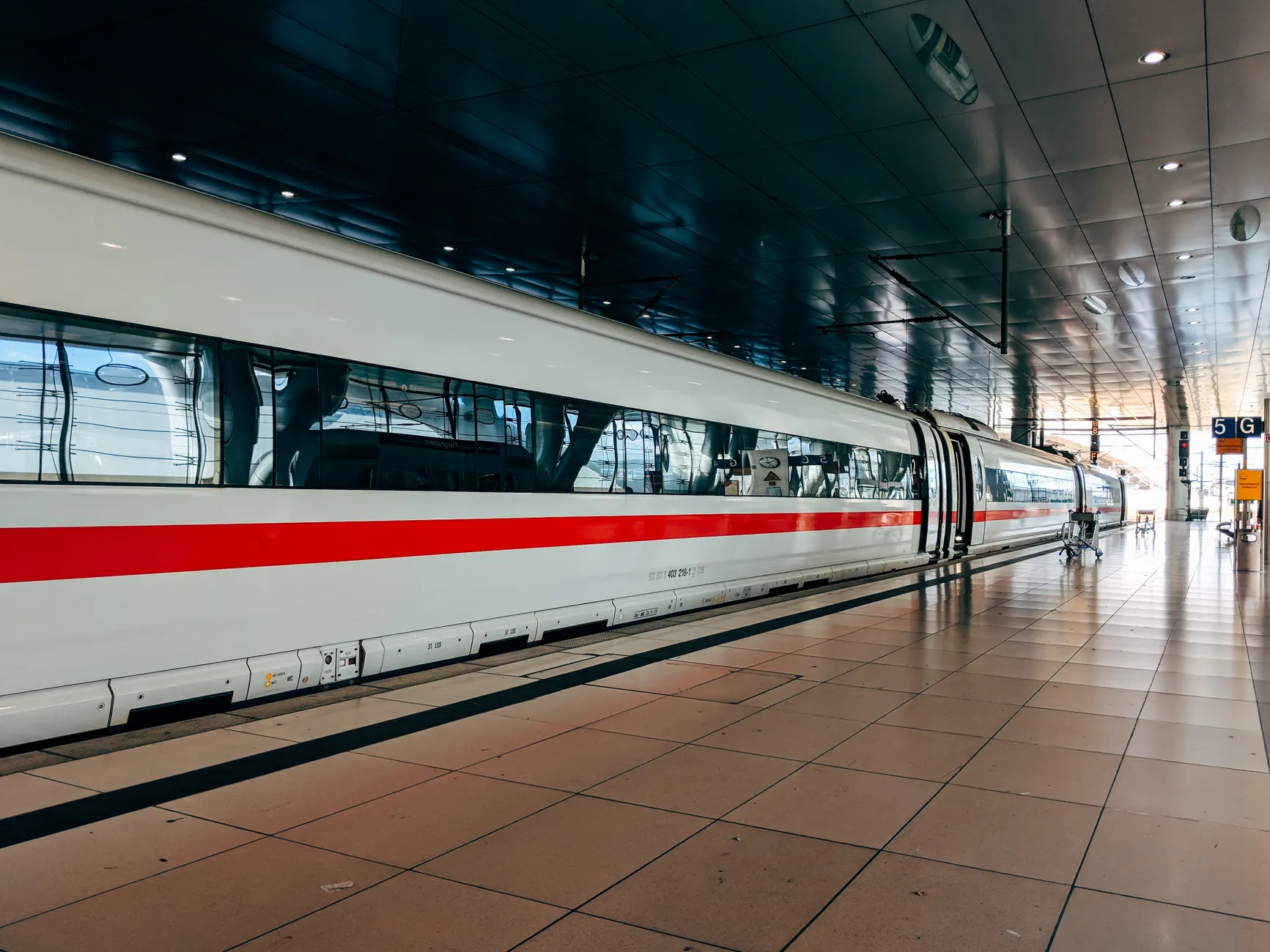 Province to announce passenger rail plans linking airport, downtown, and Banff