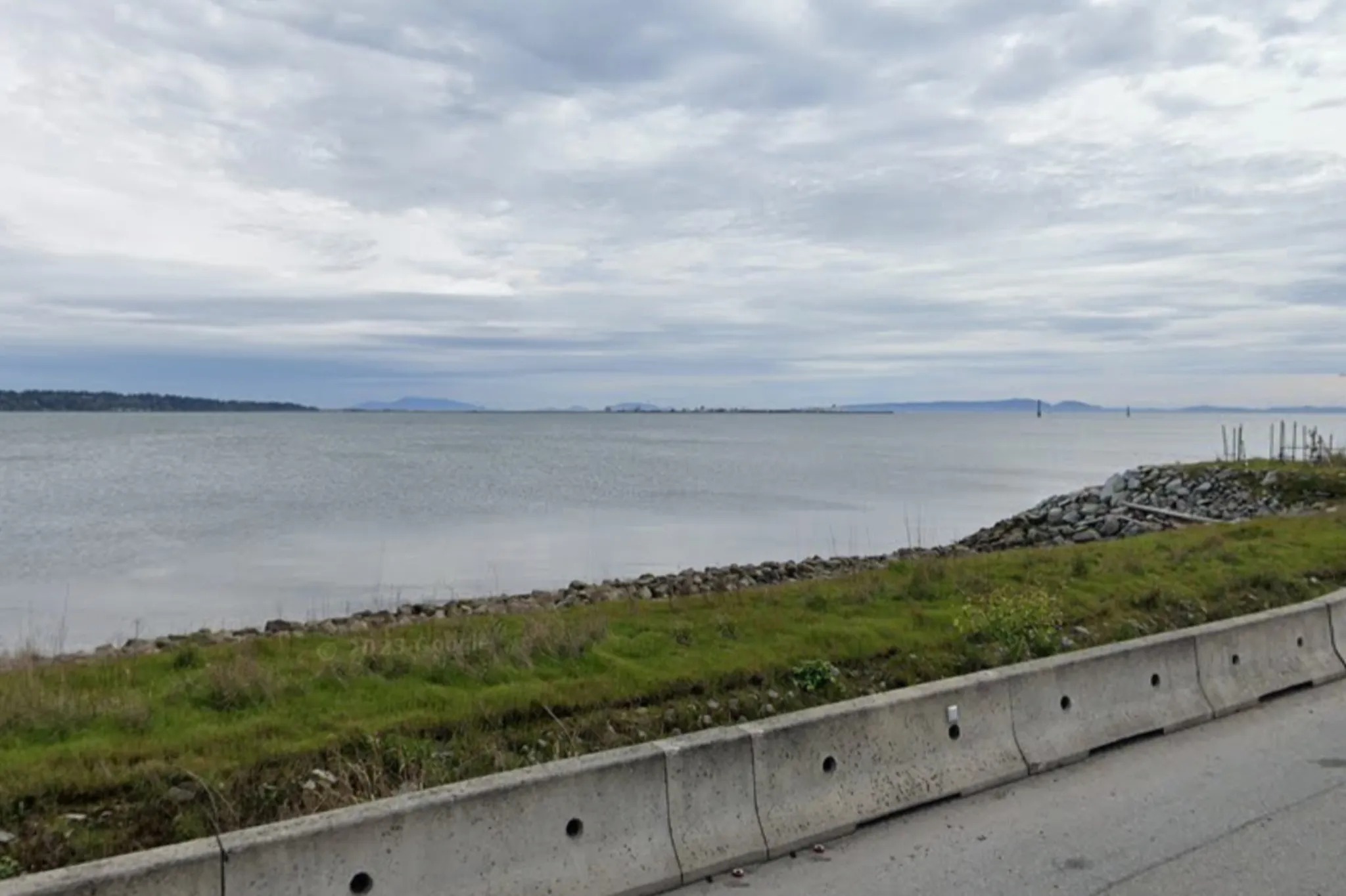 Six missing after charter boat sinks near Richmond
