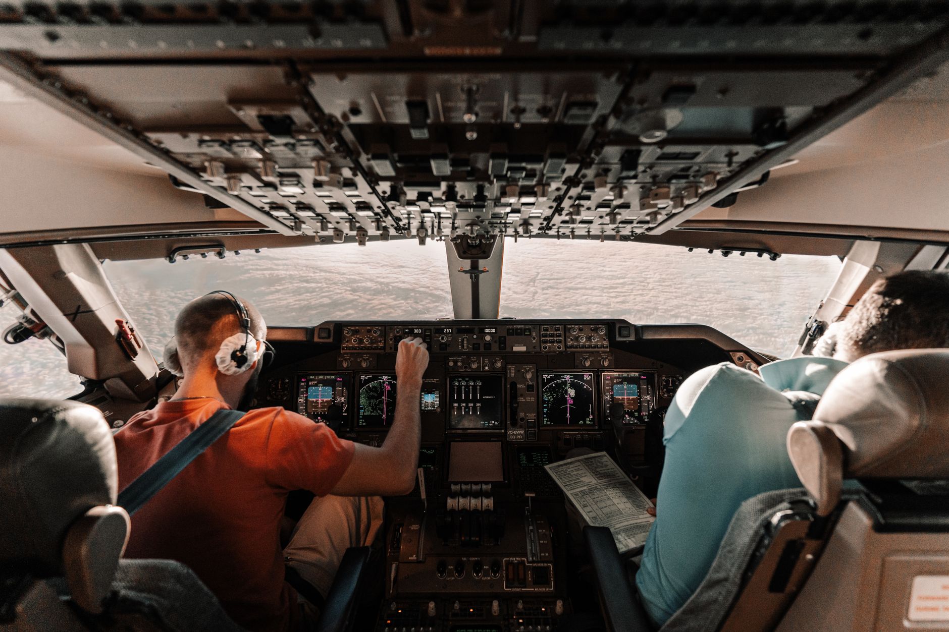 NAV Canada hiring air traffic controllers in Montréal with salaries to $207K