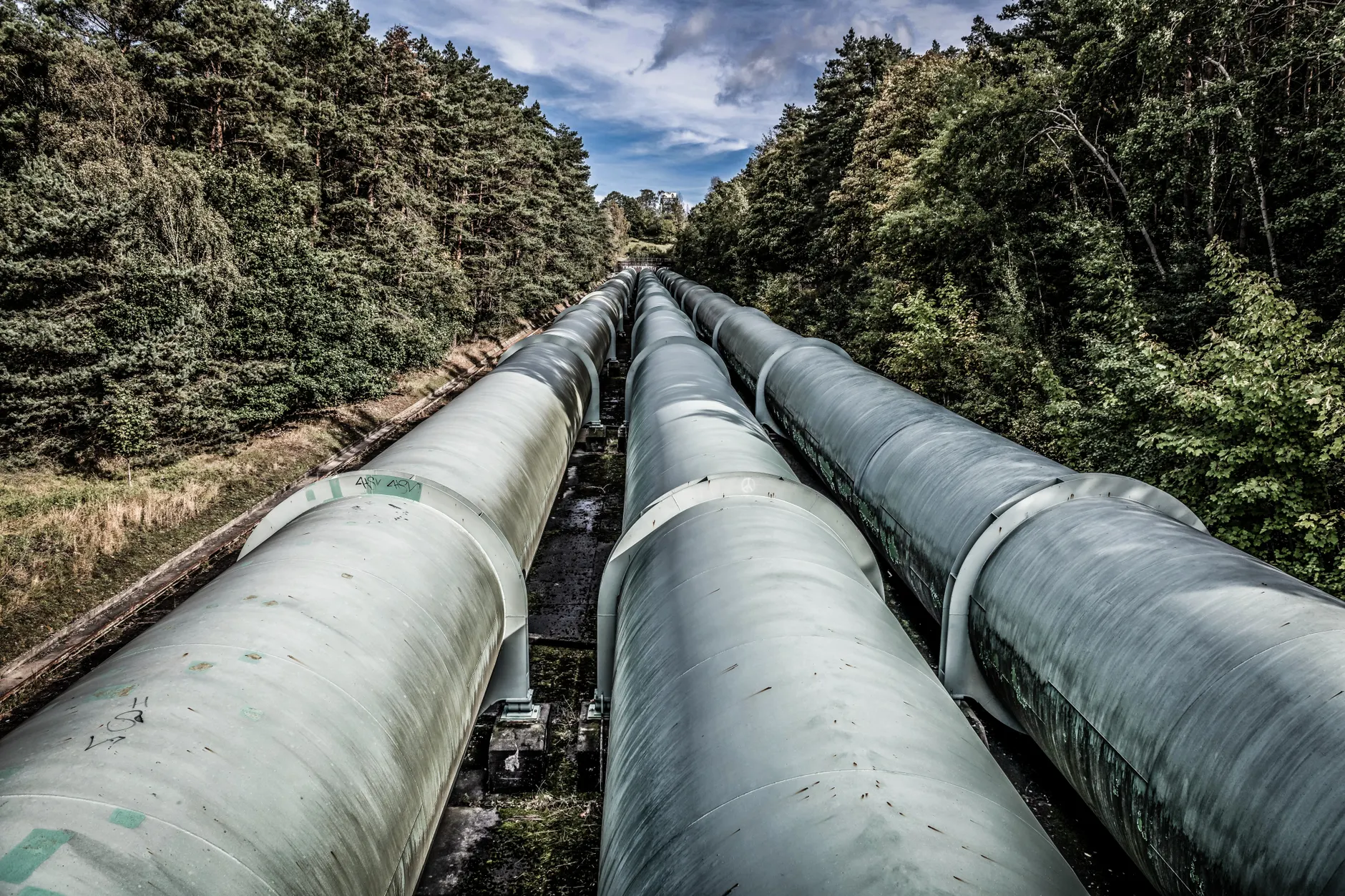 West Coast pipeline gets federal priority status but faces carbon capture risks