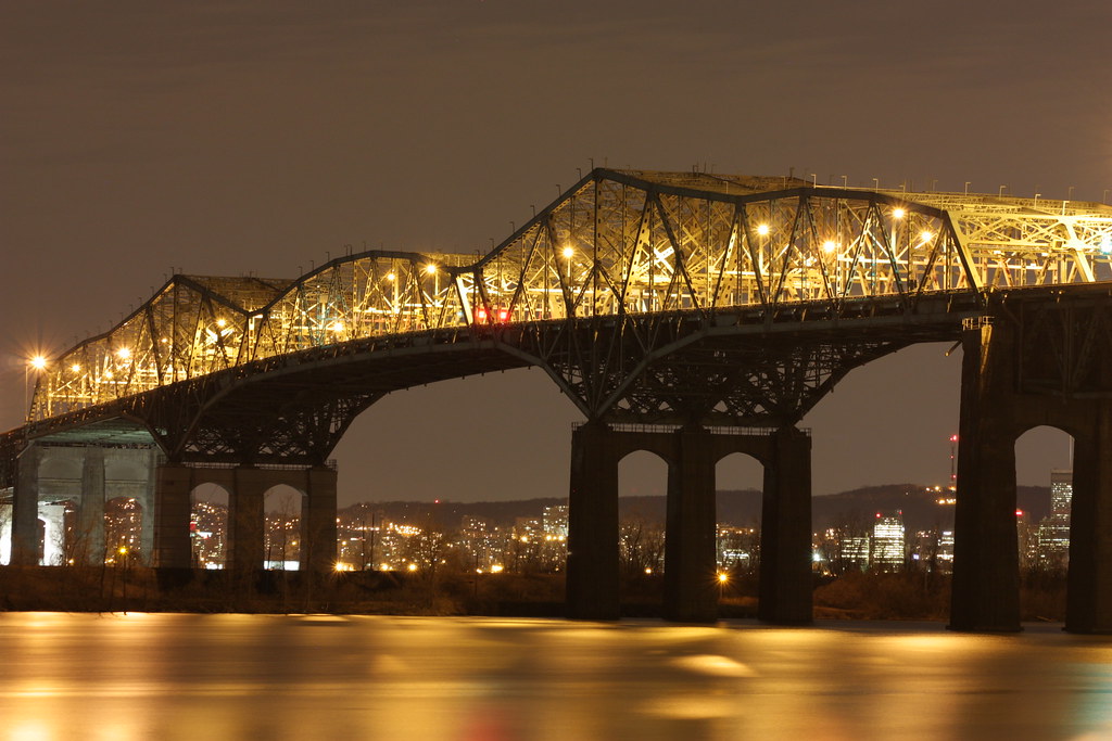 Champlain Bridge closes Friday 11 p.m. through Monday 5 a.m. toward Montreal; use Jacques-Cartier instead