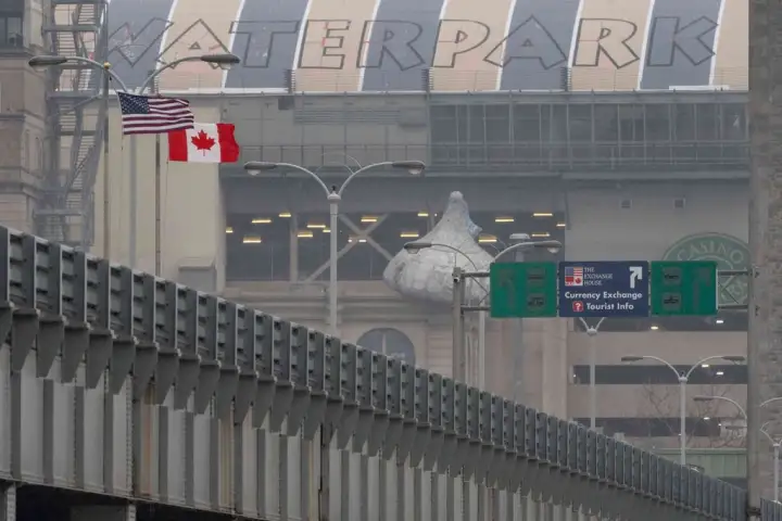 U.S. border officials report 55 percent drop in drug seizures at Canada crossing