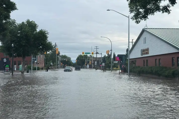 Manitoba city declares state of emergency as flooding worsens