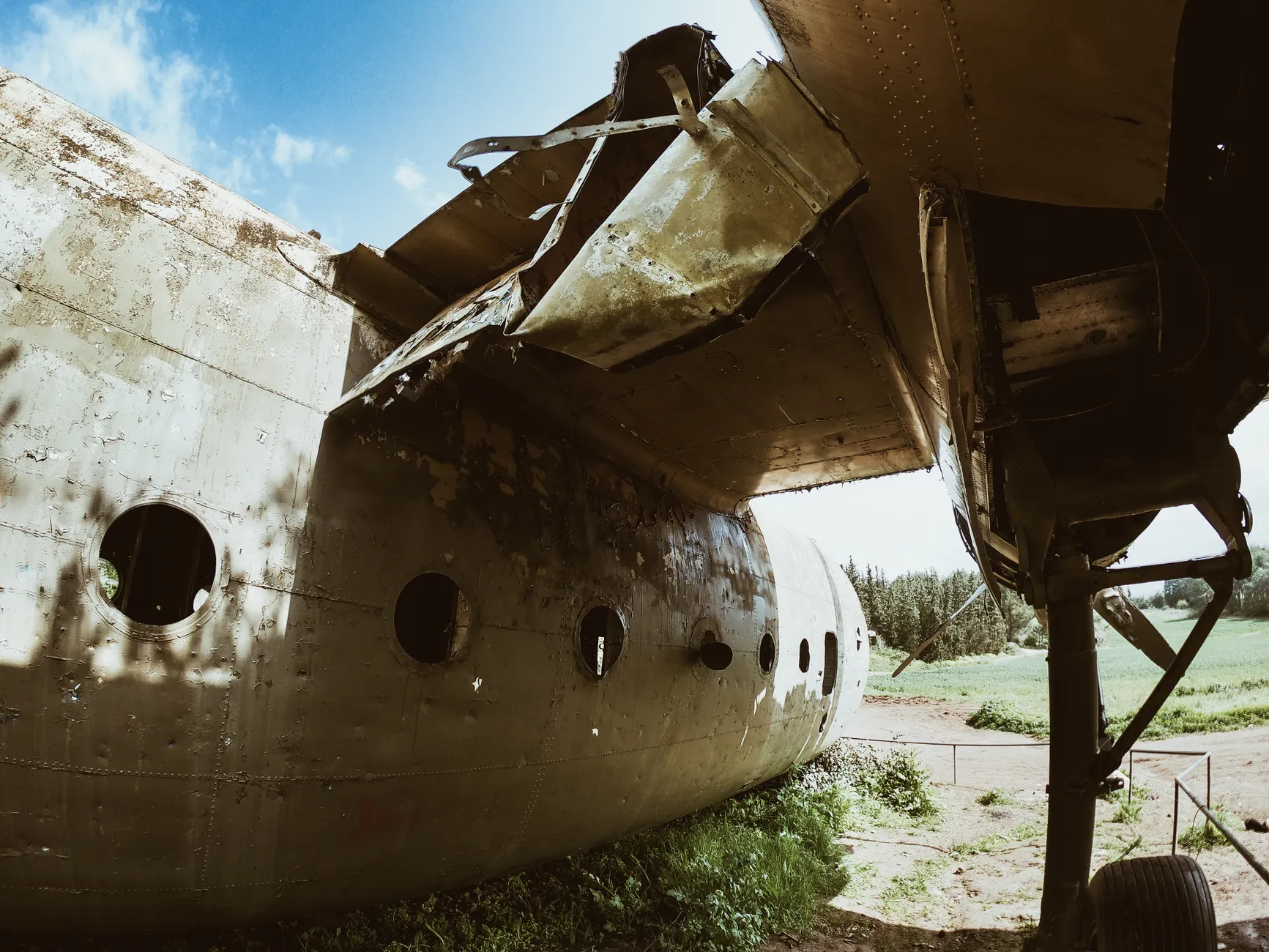 One dead after plane makes emergency landing on Prince George road