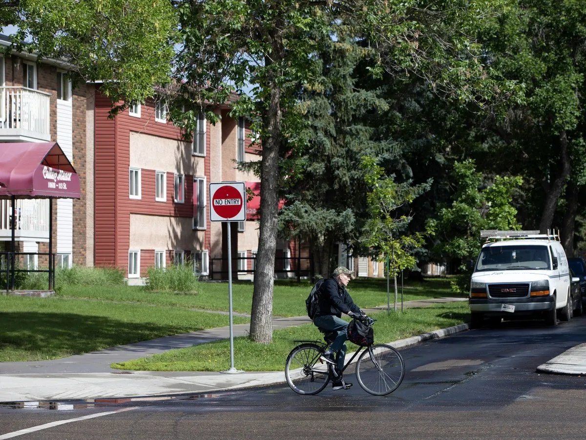 Edmonton man, 19, charged with second-degree murder in Saturday shooting