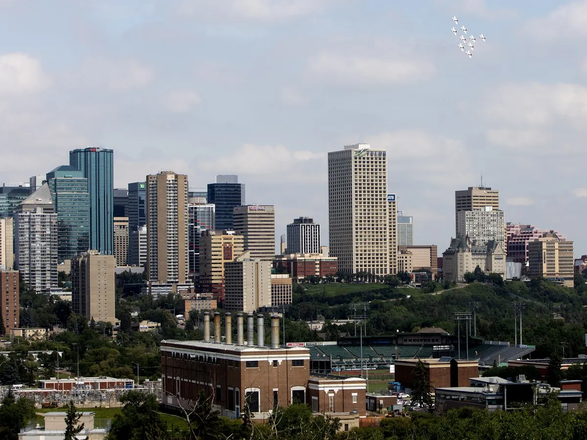 Edmonton activates extreme heat response through Sunday as temperatures soar to 29°C