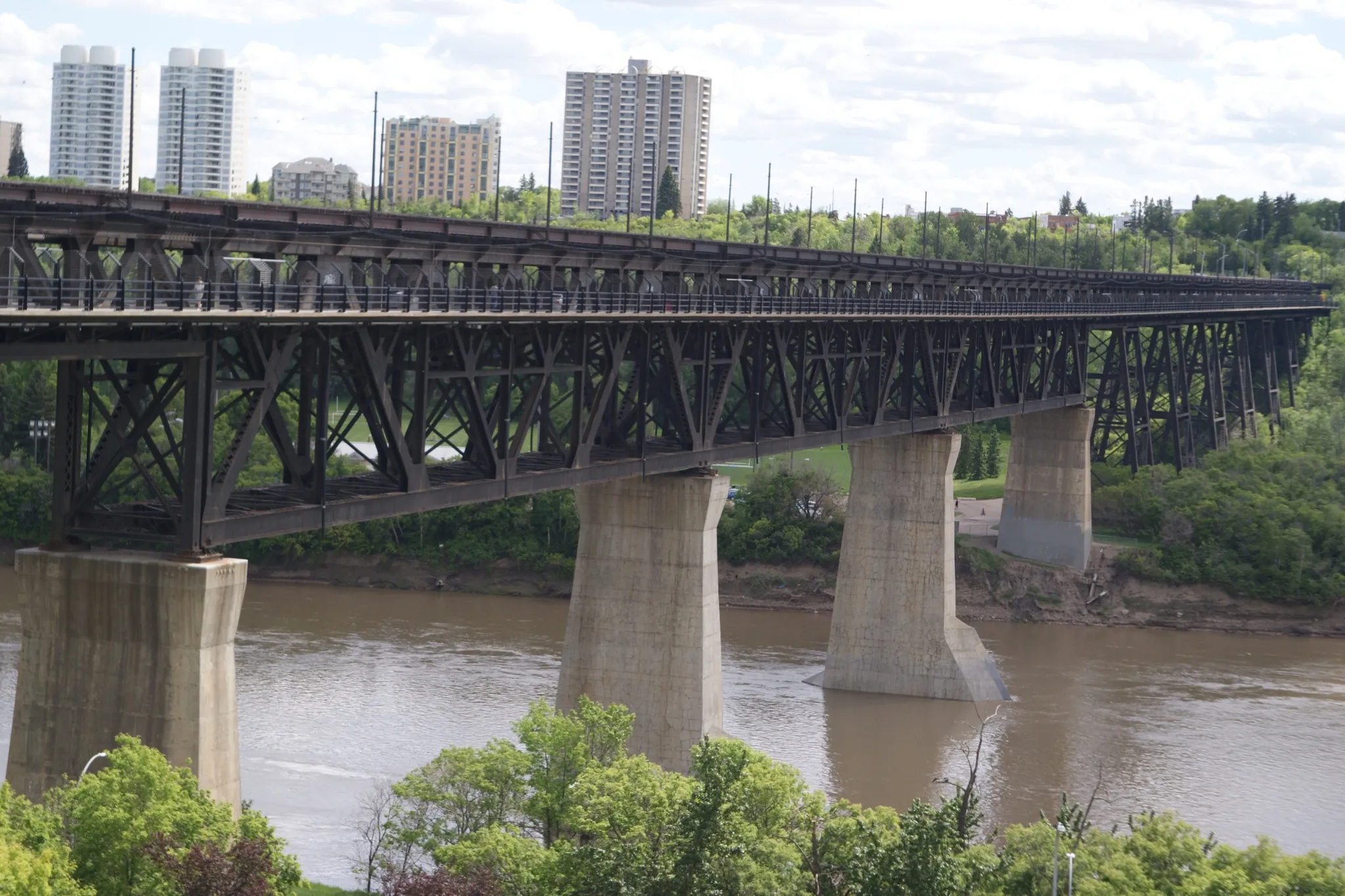 High Level Bridge west sidewalk closes for emergency drainage repairs