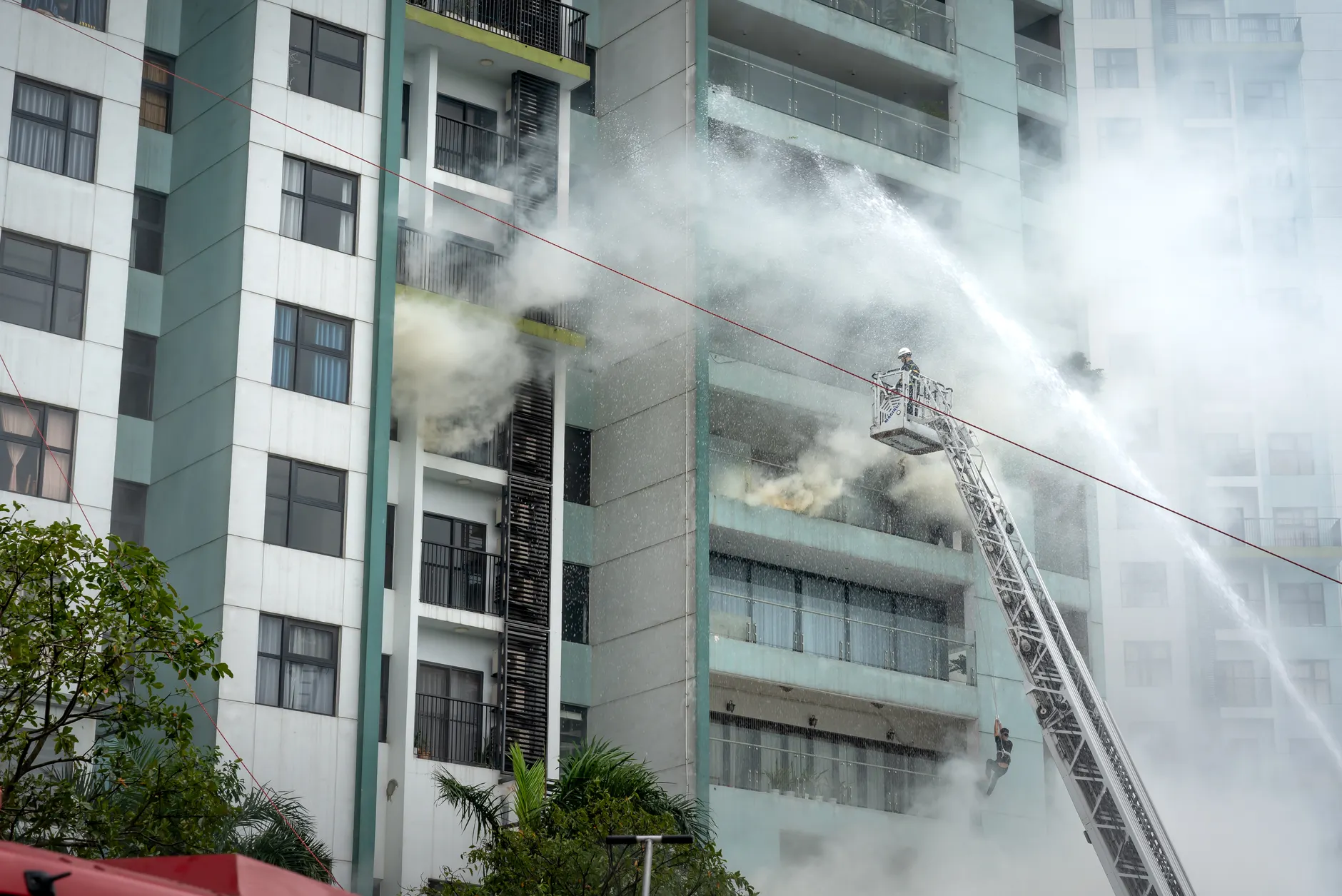 Three fires erupt in Parkdale within one hour; police investigating