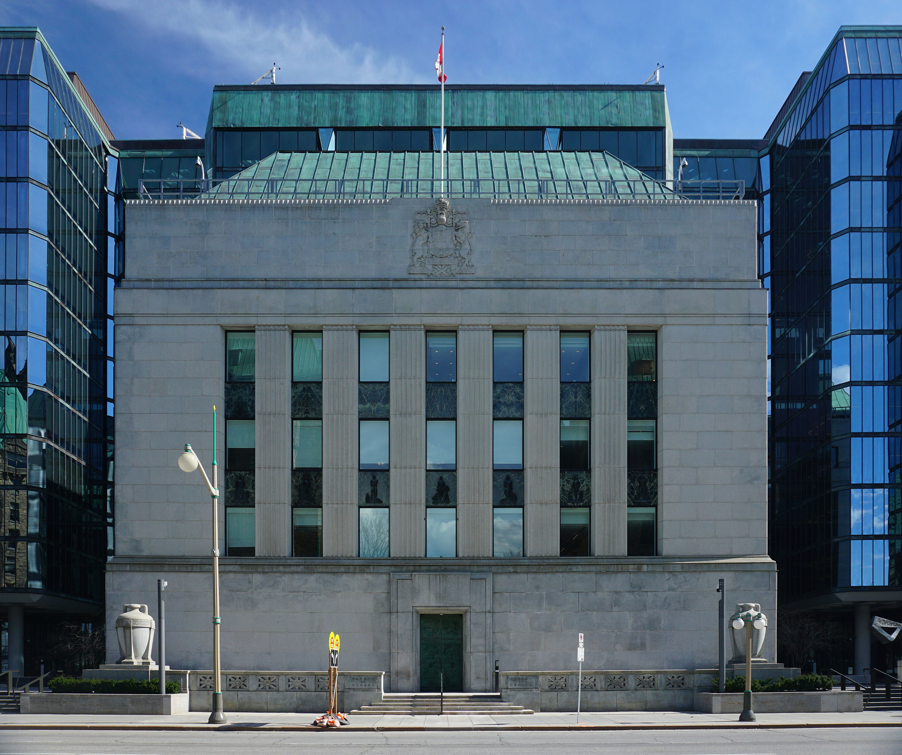 Bank of Canada continues paying replacement security workers despite labour board orders