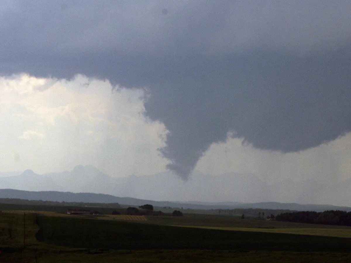 Tornado watch issued for southeast Alberta including Lethbridge Thursday