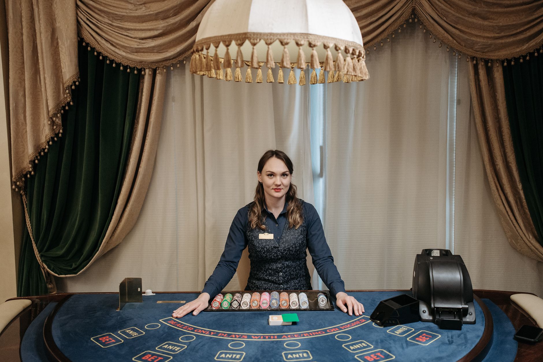Casino Ajax and Pickering workers strike over wage gap with Toronto location