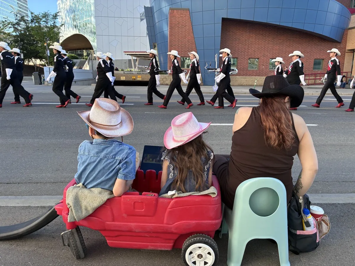 Calgary Stampede draws crowds as parade kicks off 10 days of festivities downtown
