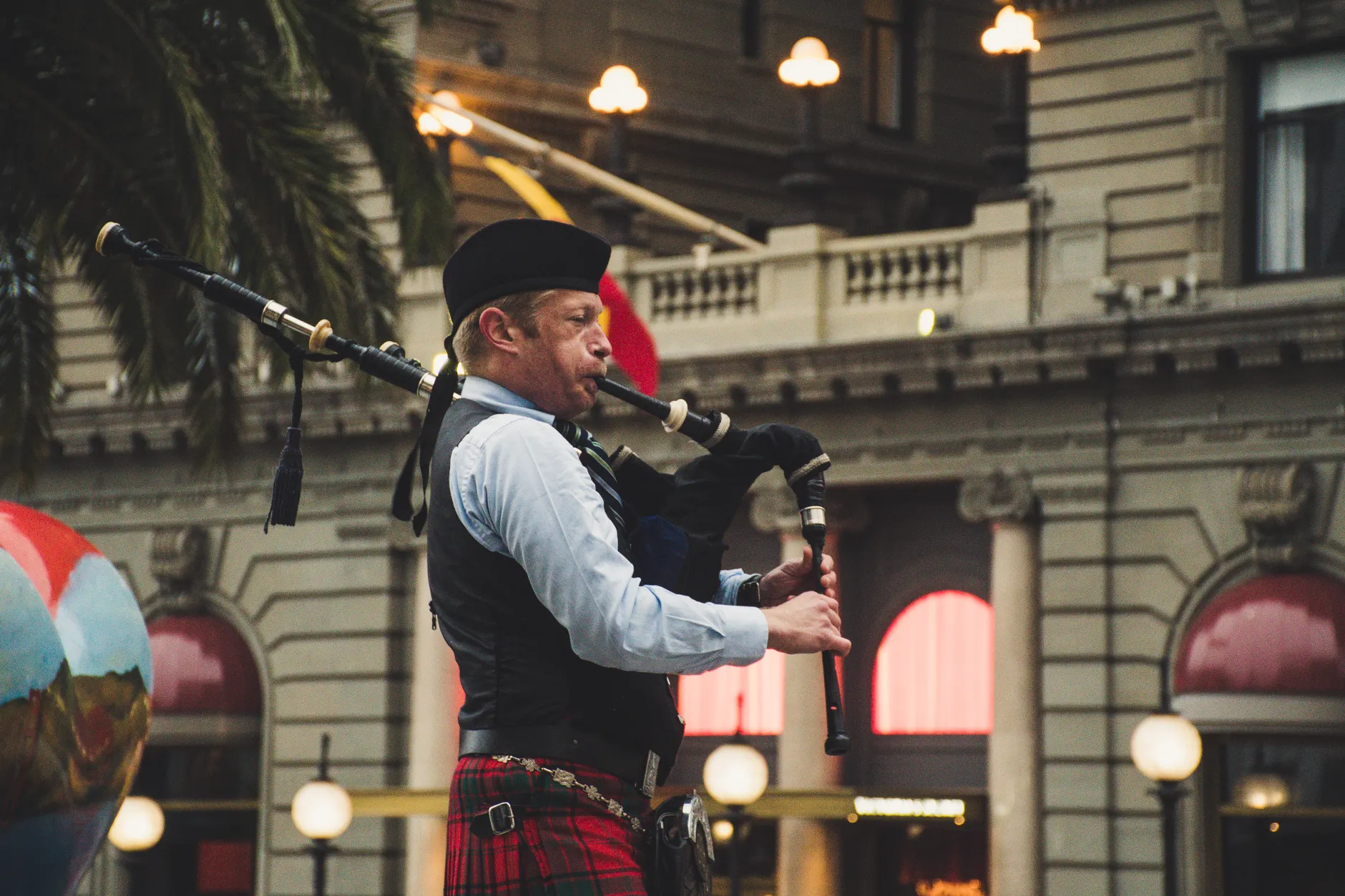 Man charged after bagpiper stabbed without provocation near CF Rideau Centre