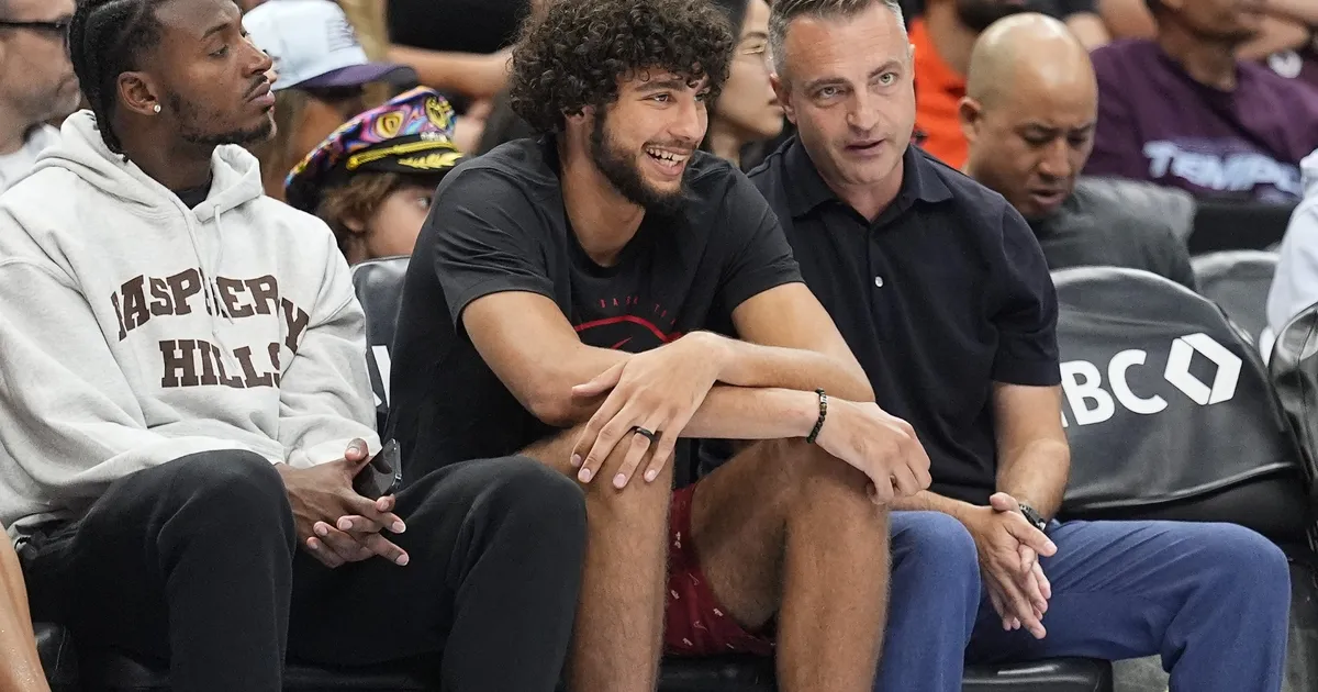 Toronto Raptors rookie Allen Graves balances NBA with daily Bible study and reading