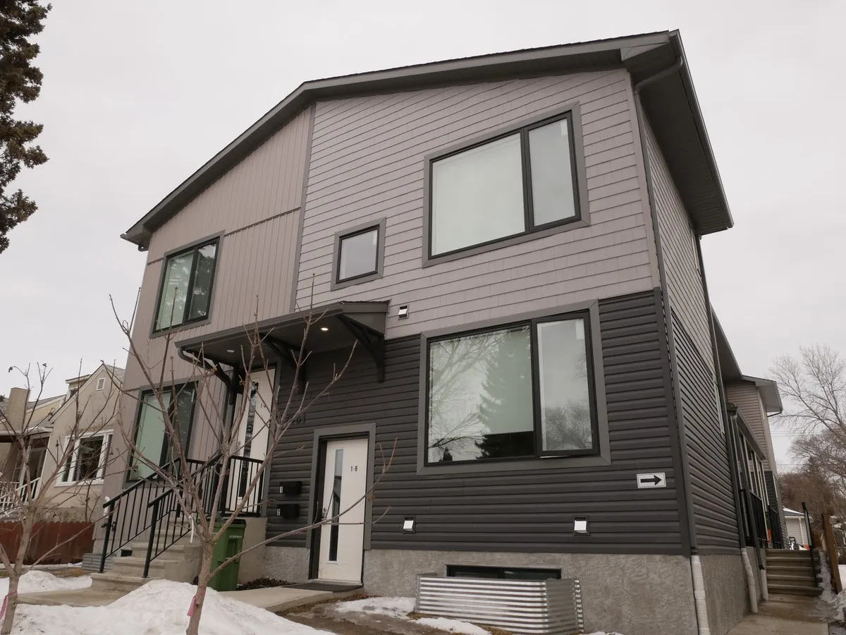 City council examines new rules to regulate lodging houses amid neighbourhood concerns