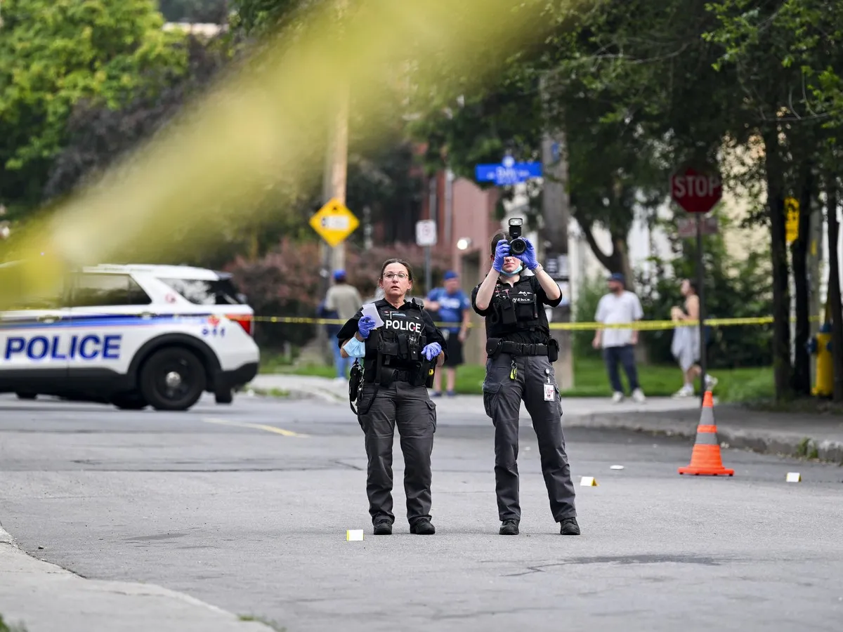 Woman stabbed in head area on Rideau Street found by paramedics Tuesday