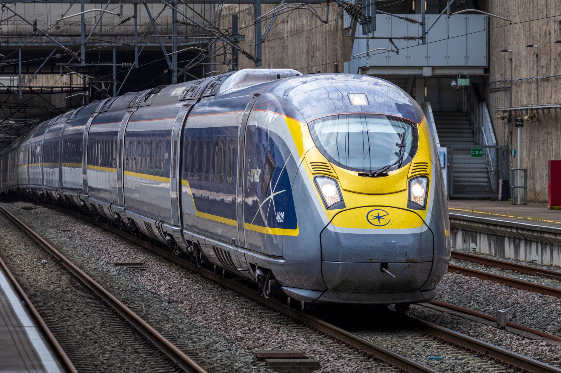 Fréchette backs high-speed rail; accuses PQ of abandoning Quebec City