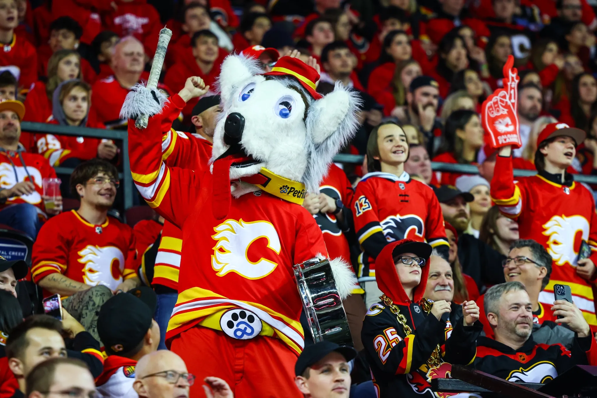 Calgary Flames hiring staff for Saddledome ahead of move to Scotia Place