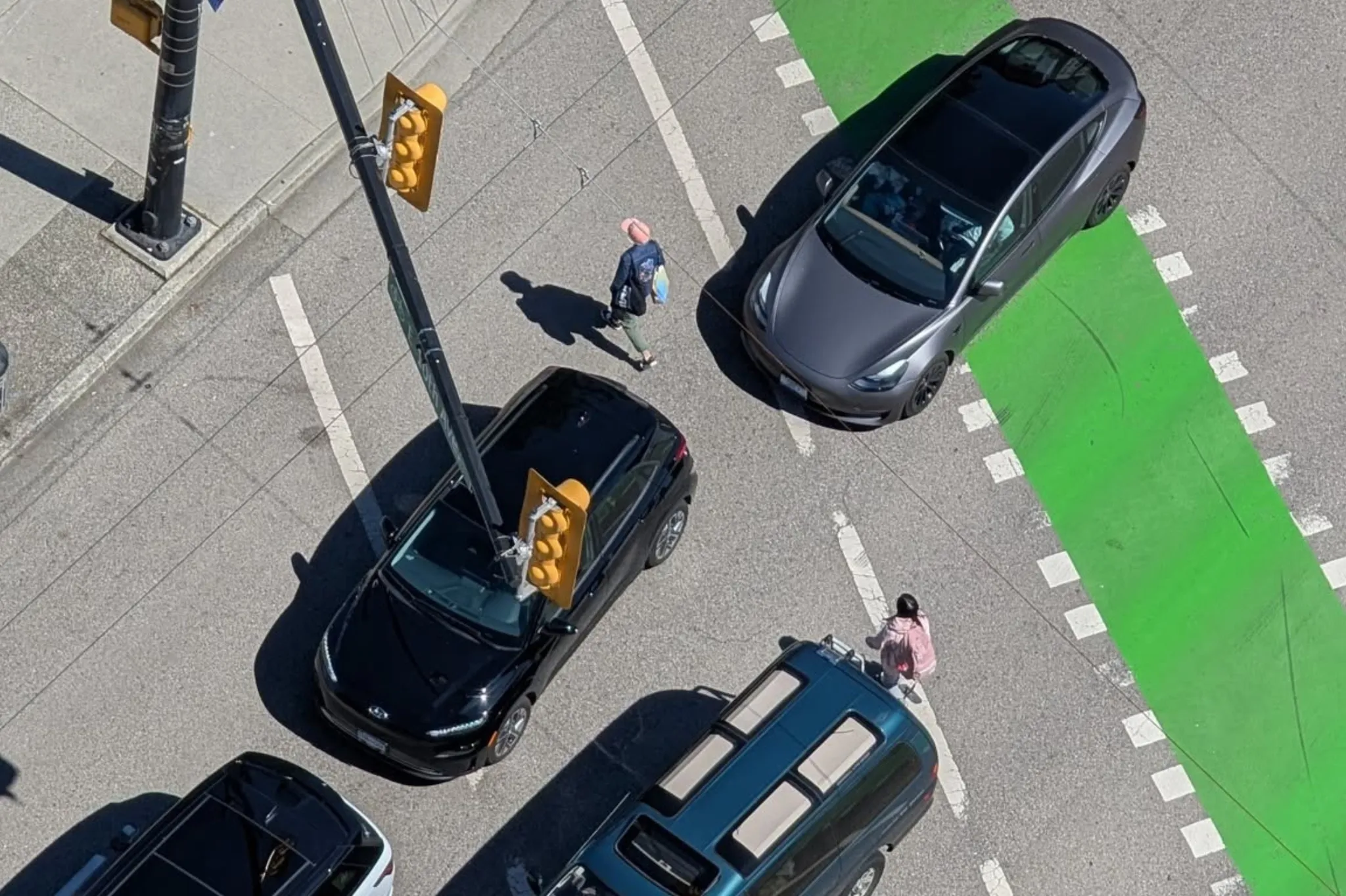 Drivers blocking crosswalks draw ire from Vancouver residents