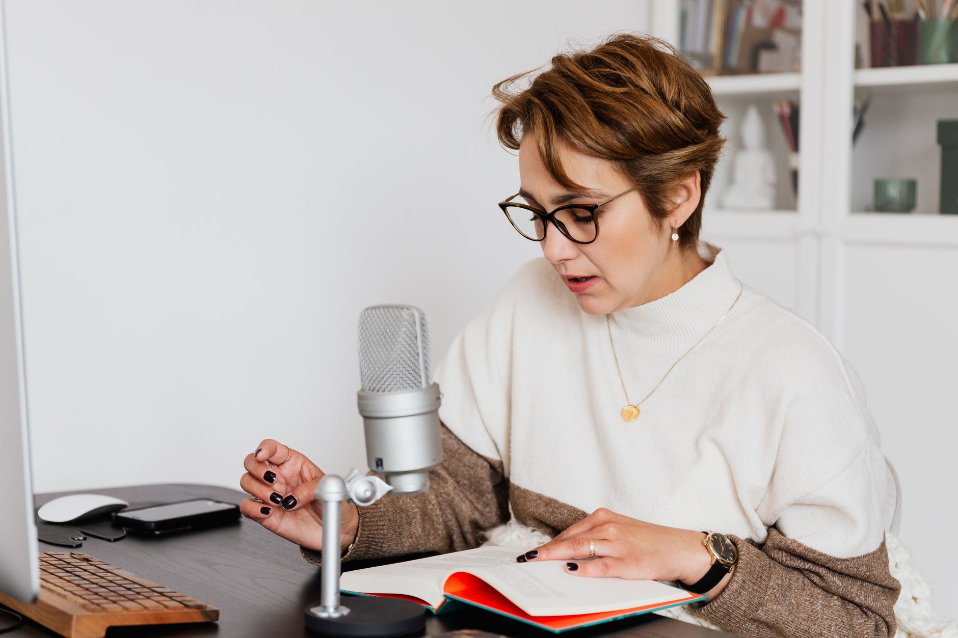 Marjolaine Beauchamp reclaims her voice in 'Ce livre coûte cent mille dollars'