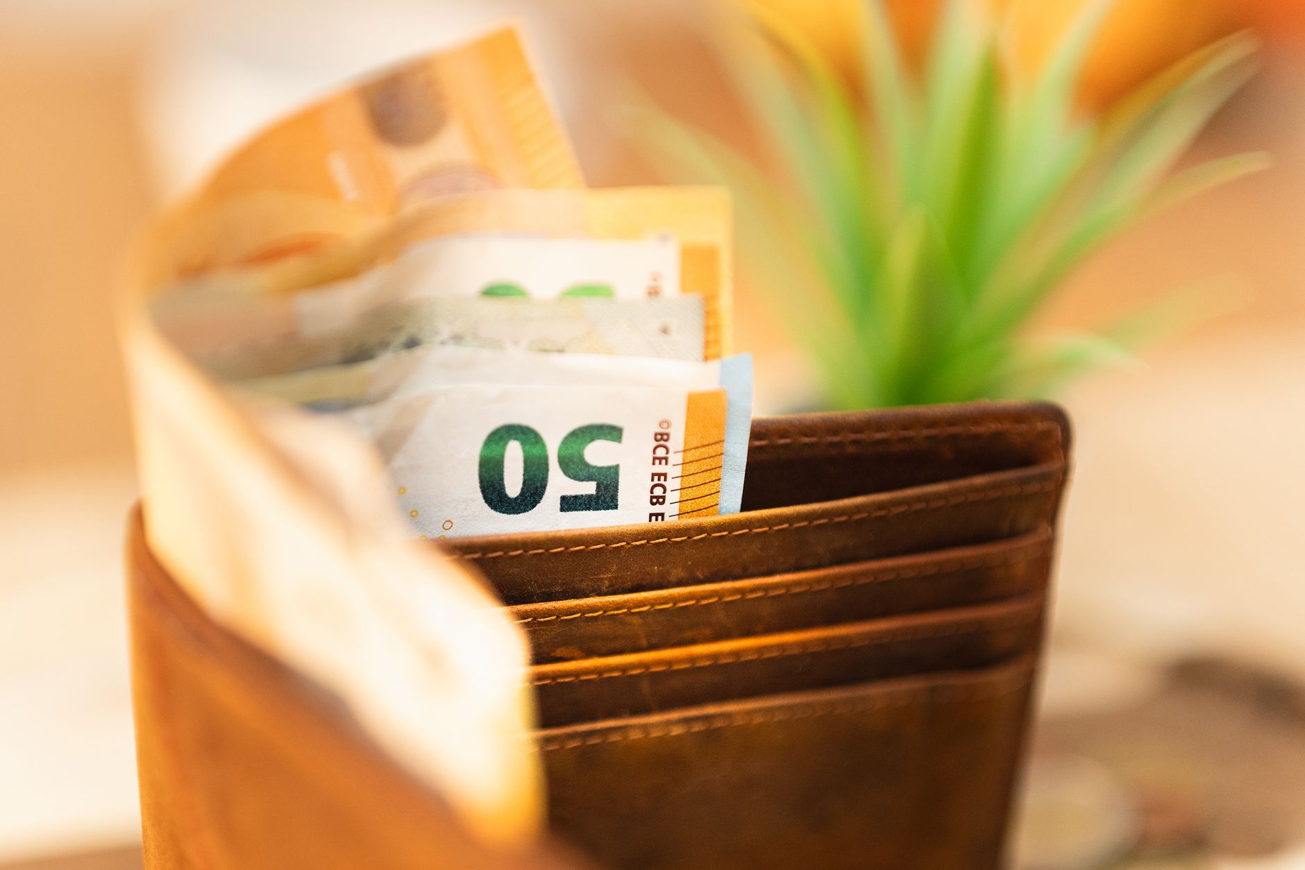 Ontario minimum wage rises to $17.95 an hour starting October 1