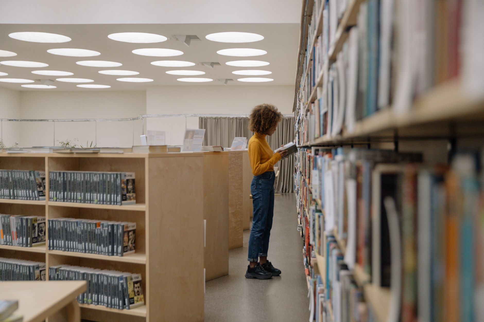 Airdrie Public Library seeks two Kid Librarians for October display project
