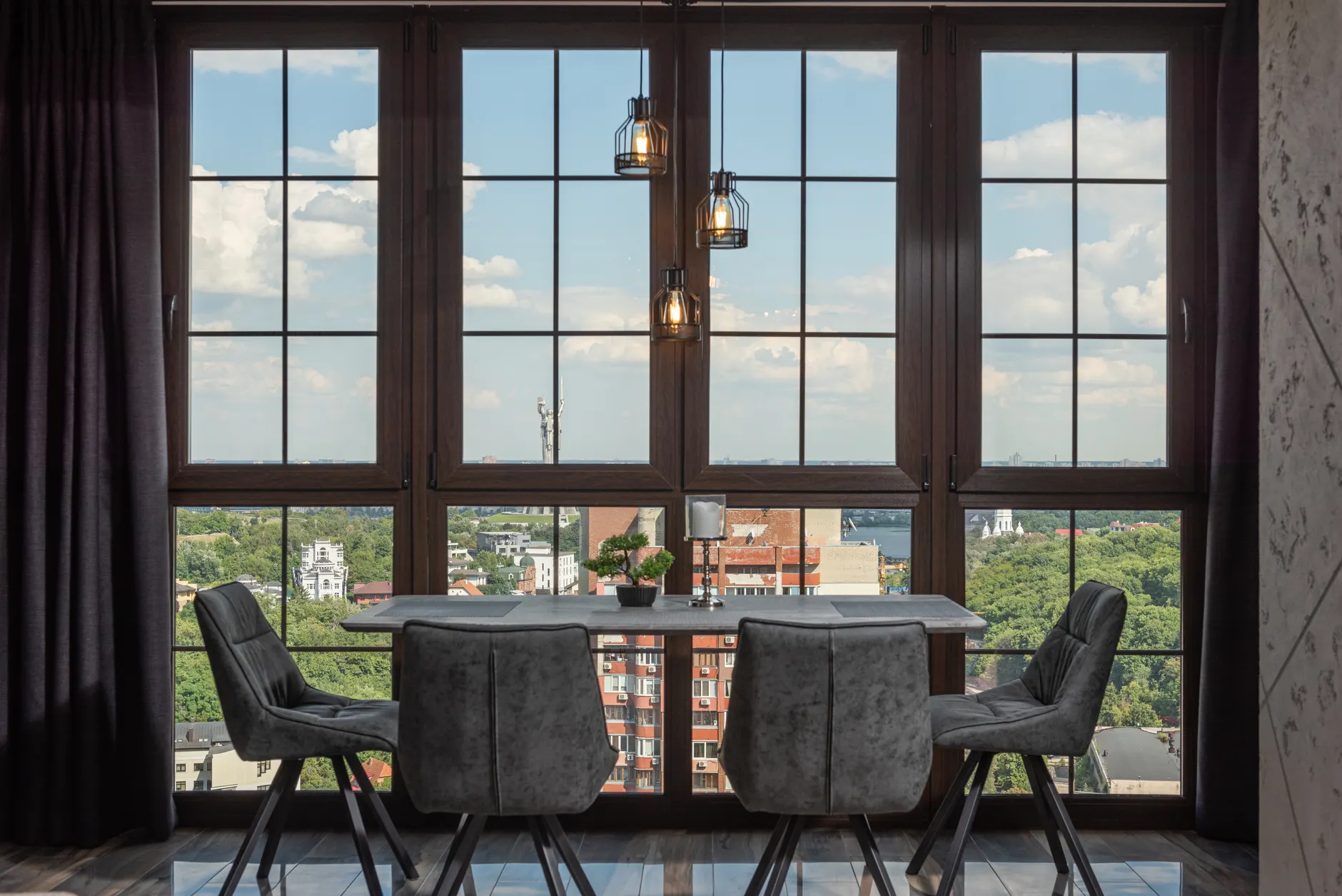 Sen̓áḵw penthouse pulled after premature price reveal