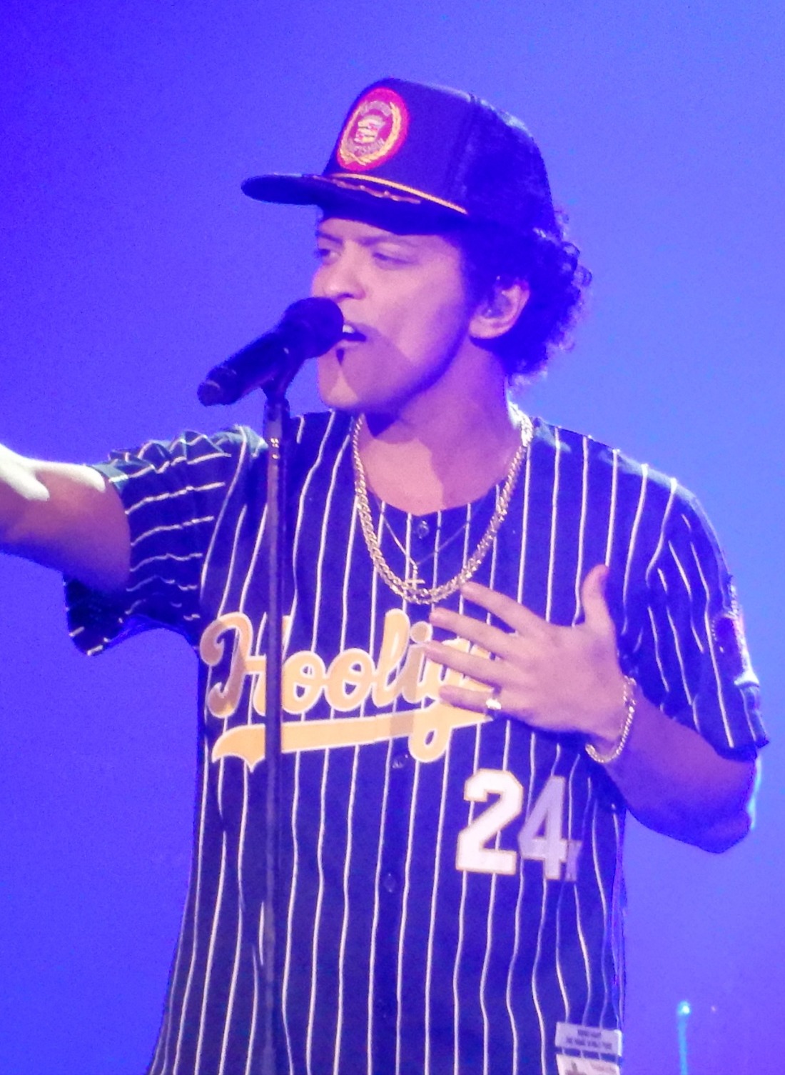 Bruno Mars drops Toronto slang at Rogers Stadium